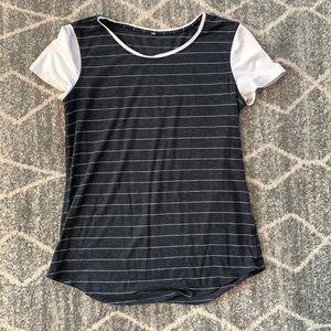 Lululemon tshirt
